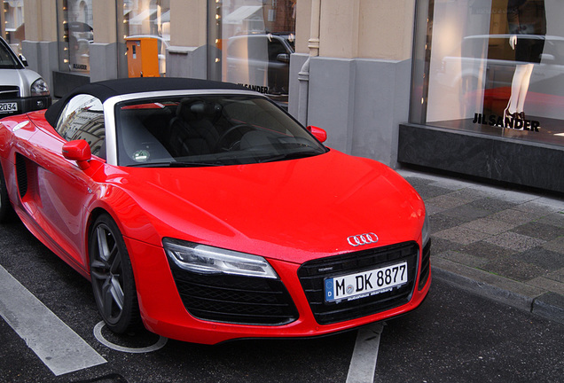 Audi R8 V10 Spyder 2013