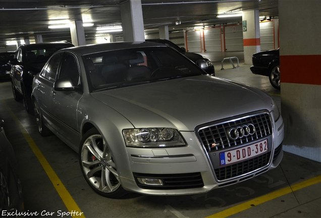 Audi S8 D3