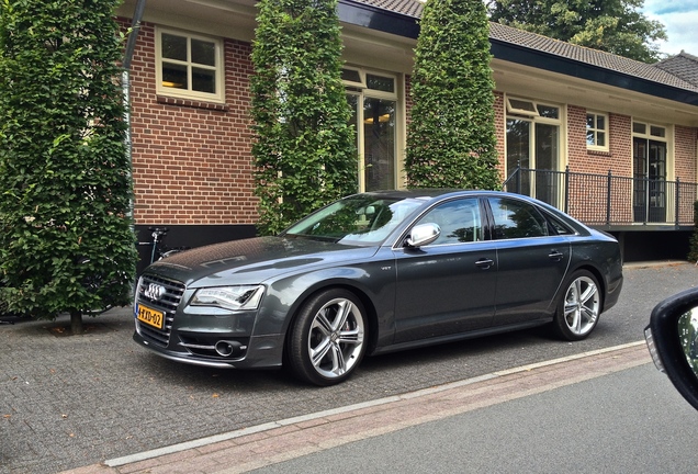 Audi S8 D4