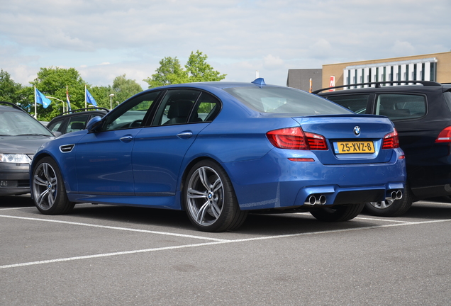 BMW M5 F10 2011