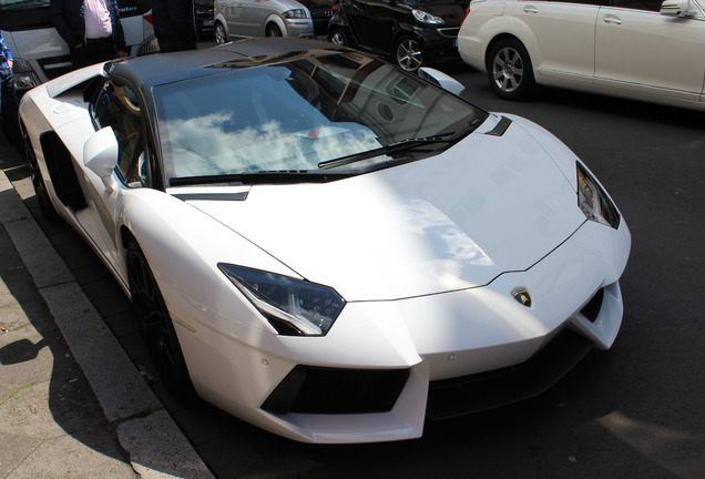 Lamborghini Aventador LP700-4 Roadster