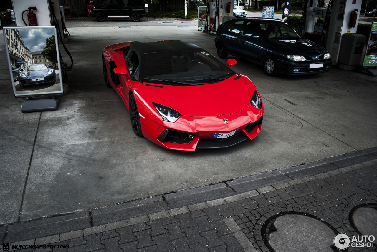 Lamborghini Aventador LP700-4 Roadster