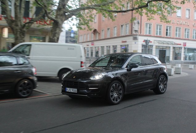 Porsche 95B Macan Turbo