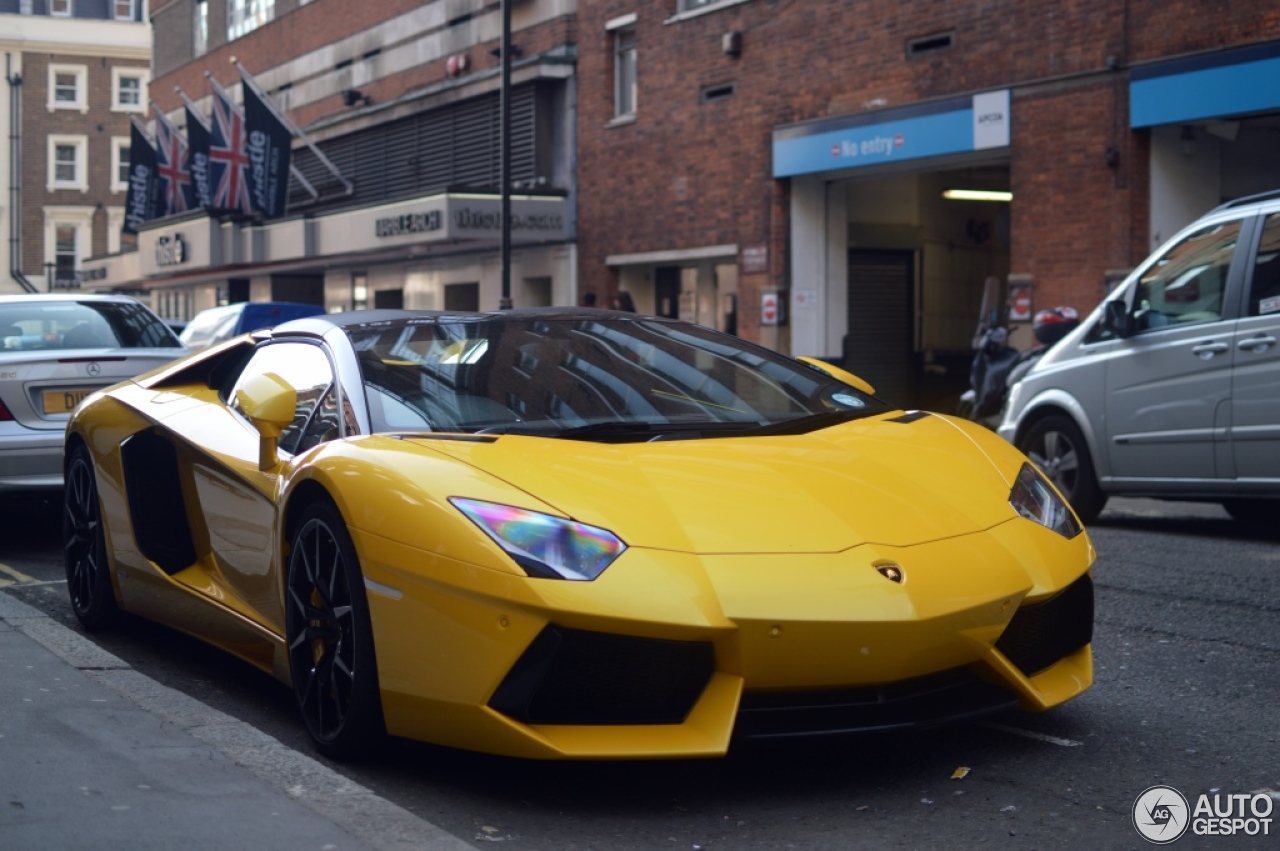 Lamborghini Aventador LP700-4 Roadster