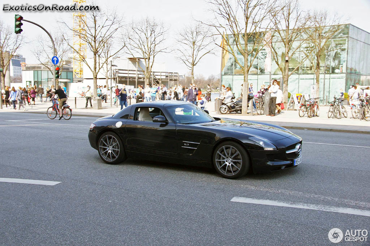 Mercedes-Benz SLS AMG