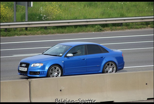 Audi RS4 Sedan