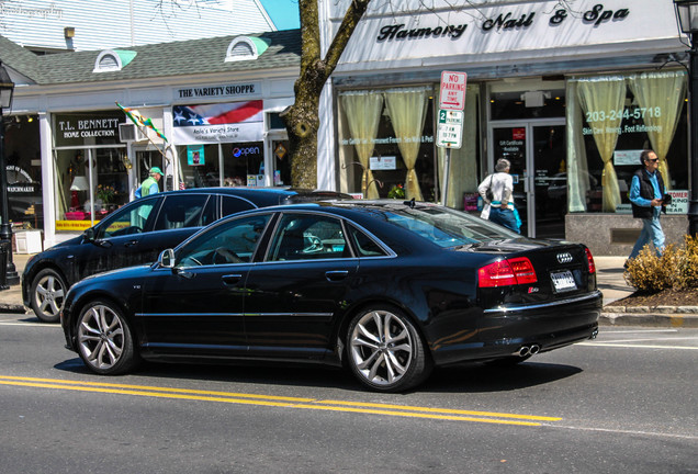 Audi S8 D3