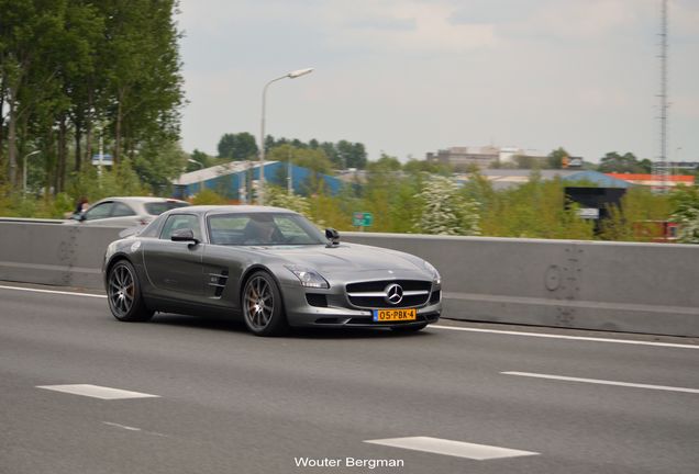 Mercedes-Benz SLS AMG