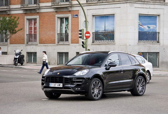 Porsche 95B Macan Turbo