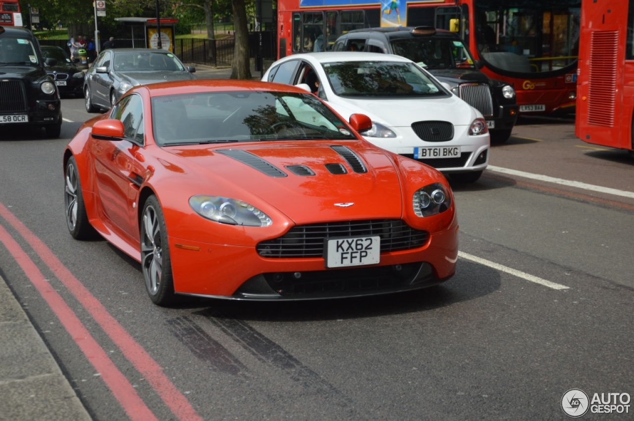 Aston Martin V12 Vantage