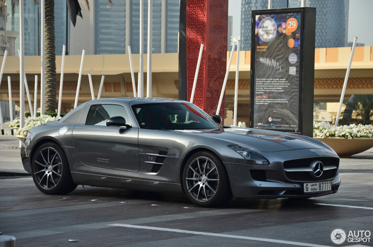 Mercedes-Benz SLS AMG