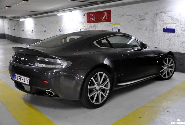 Aston Martin V8 Vantage 2012