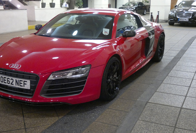 Audi R8 V10 Plus 2013