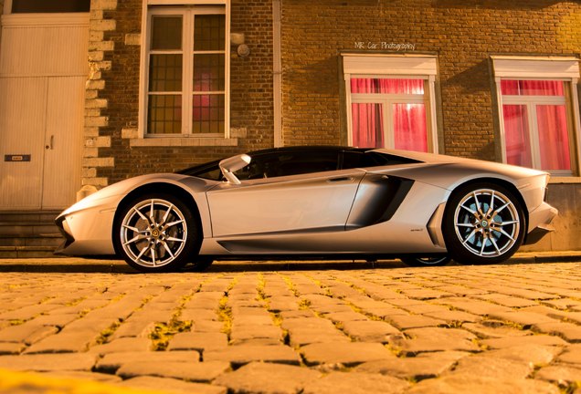 Lamborghini Aventador LP700-4 Roadster