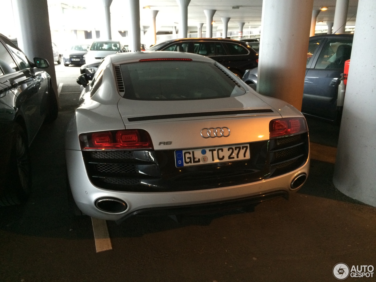 Audi R8 V10