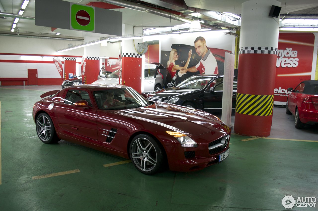 Mercedes-Benz SLS AMG