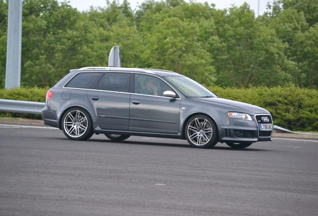 Audi RS4 Avant B7