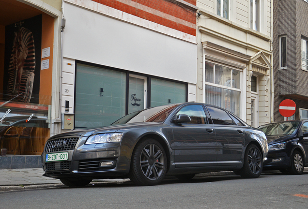 Audi S8 D3