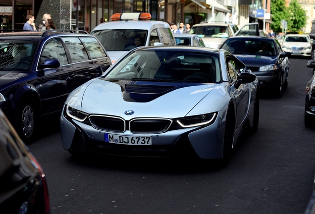 BMW i8