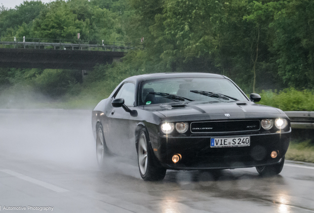 Dodge Challenger SRT-8