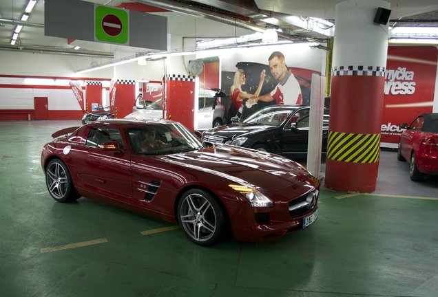 Mercedes-Benz SLS AMG