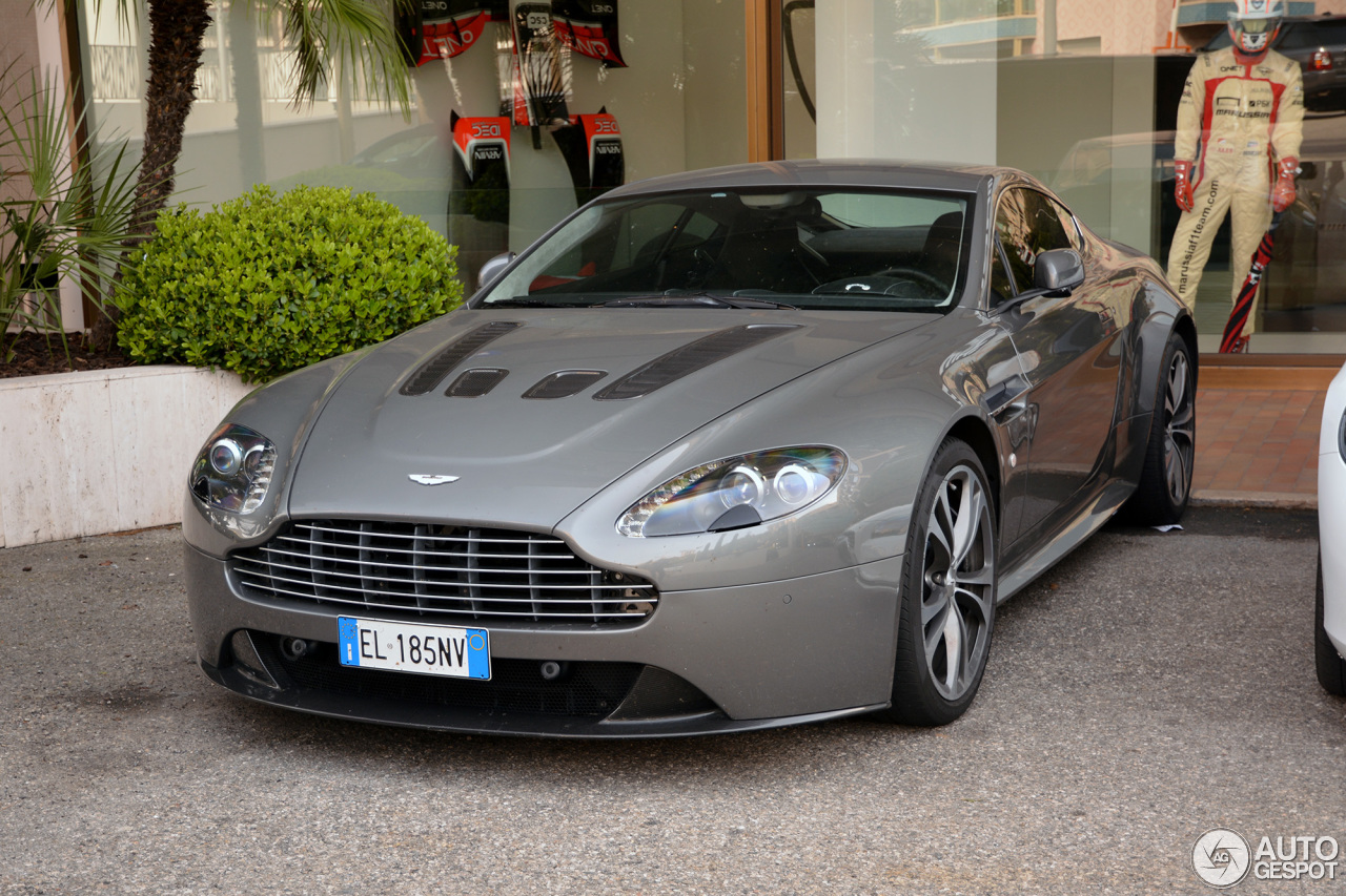 Aston Martin V12 Vantage