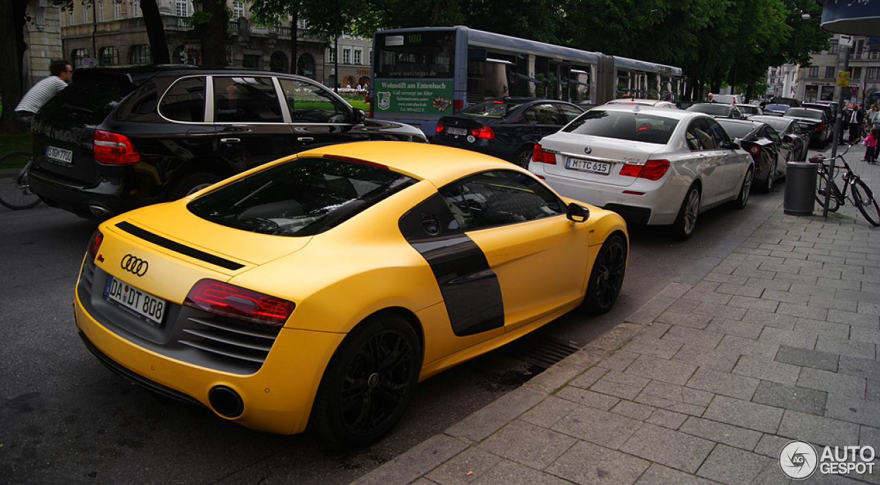 Audi R8 V10 Plus 2013