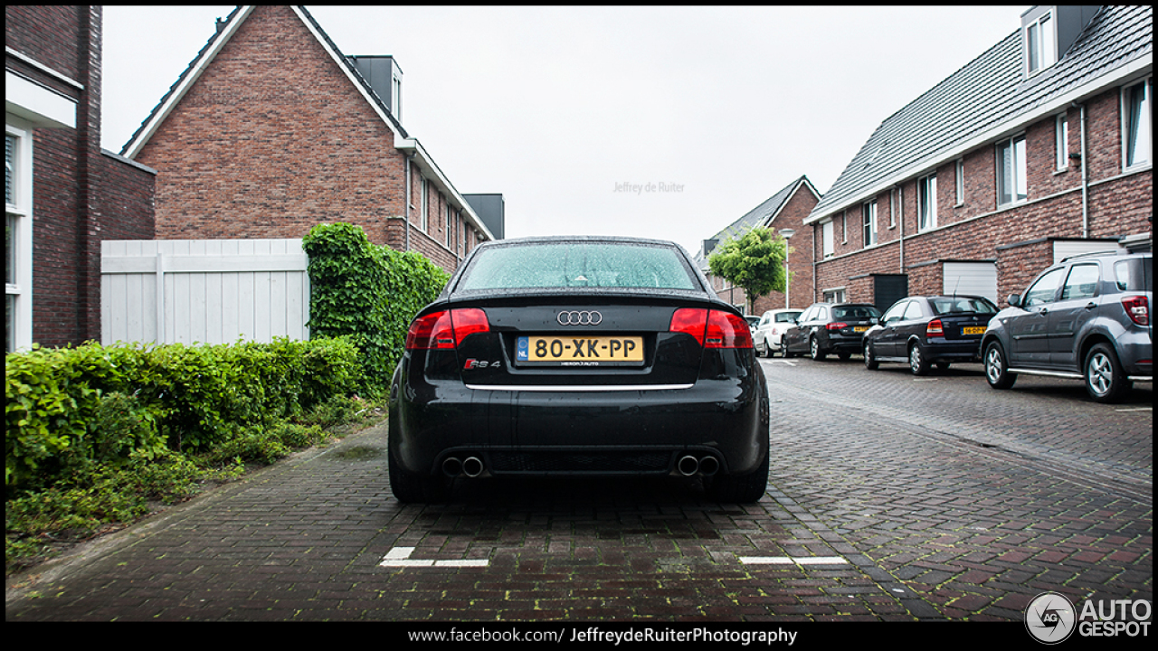 Audi RS4 Sedan