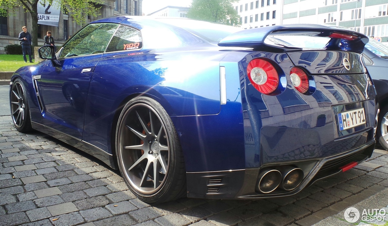 Nissan GT-R 2011