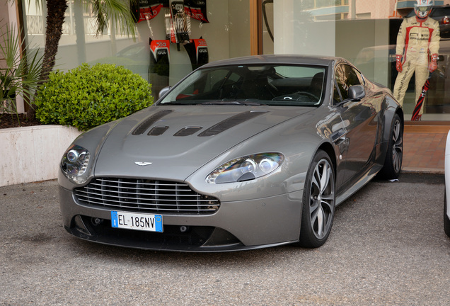 Aston Martin V12 Vantage