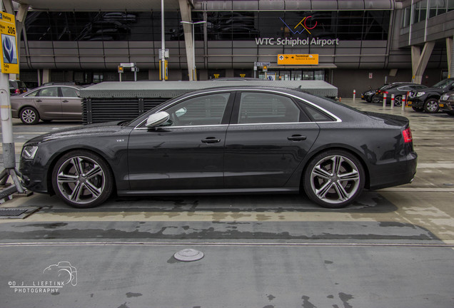 Audi S8 D4