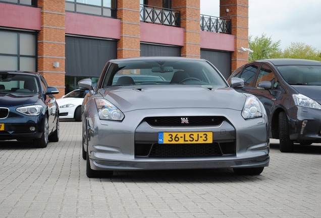 Nissan GT-R