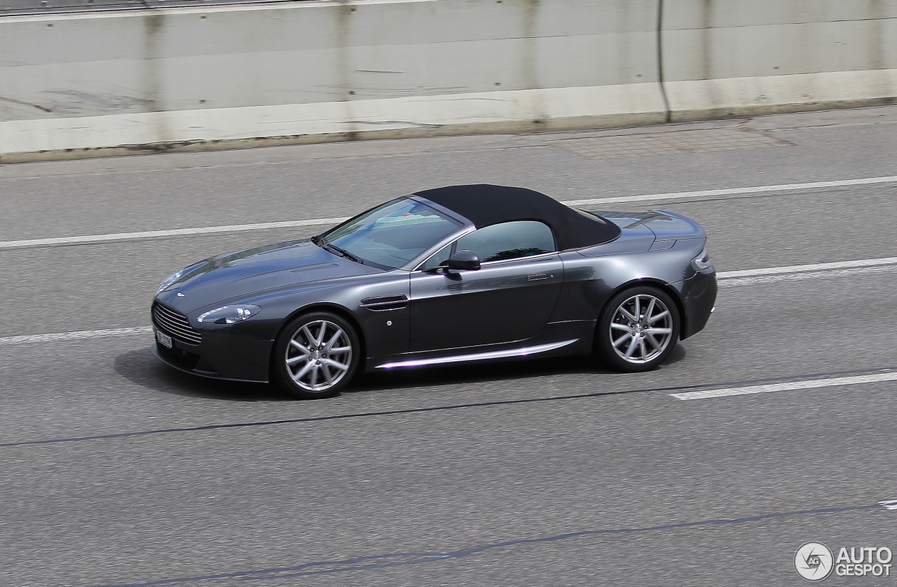 Aston Martin V8 Vantage Roadster 2012