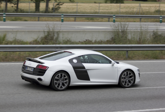 Audi R8 V10