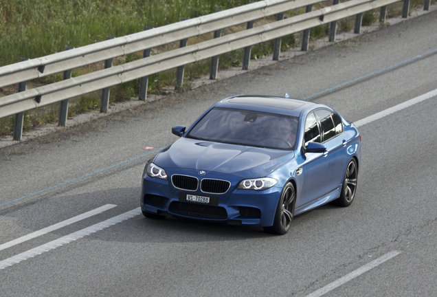 BMW M5 F10 2011