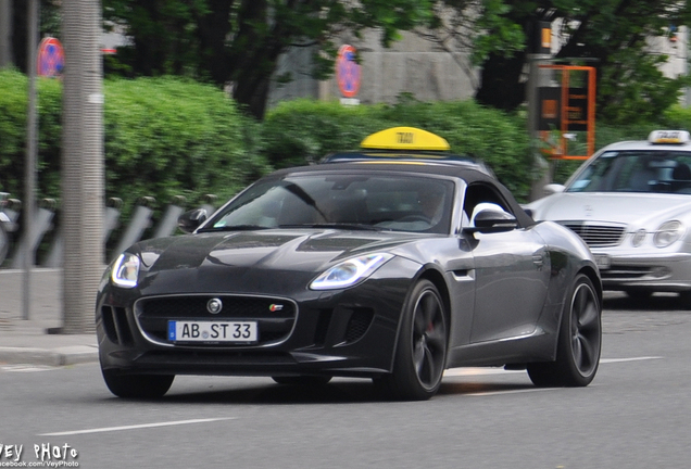 Jaguar F-TYPE S Convertible