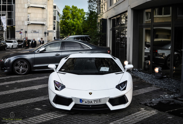 Lamborghini Aventador LP700-4