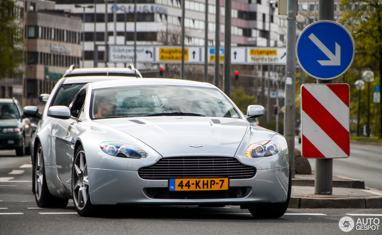 Aston Martin V8 Vantage