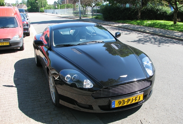 Aston Martin DB9