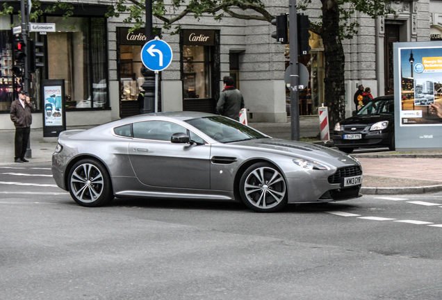 Aston Martin V12 Vantage