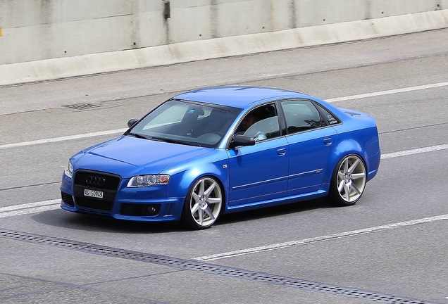 Audi RS4 Sedan