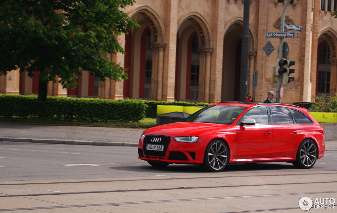 Audi RS4 Avant B8