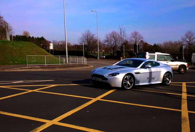 Aston Martin V12 Vantage