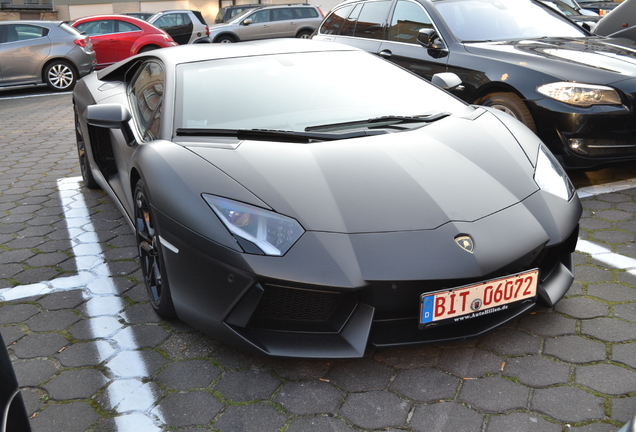 Lamborghini Aventador LP700-4