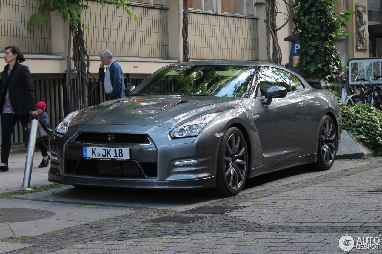 Nissan GT-R 2011