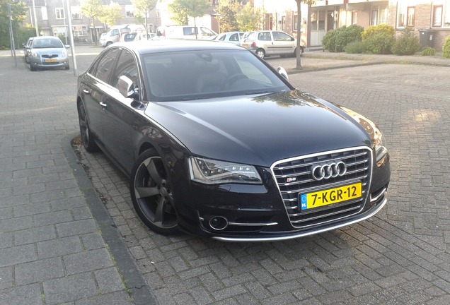 Audi S8 D4