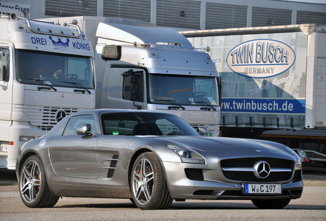 Mercedes-Benz SLS AMG