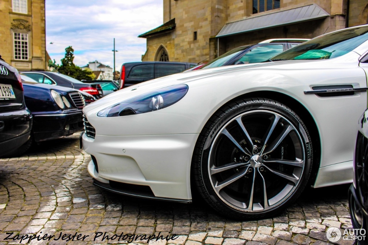 Aston Martin DBS Volante