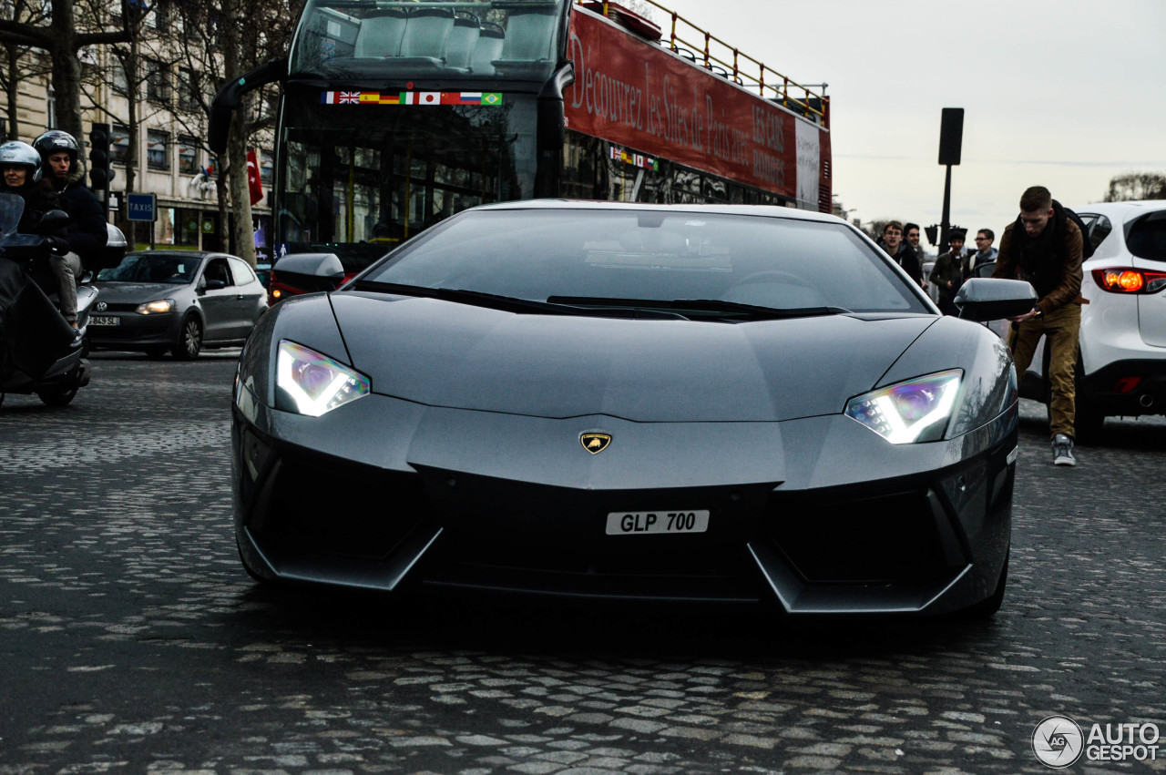 Lamborghini Aventador LP700-4