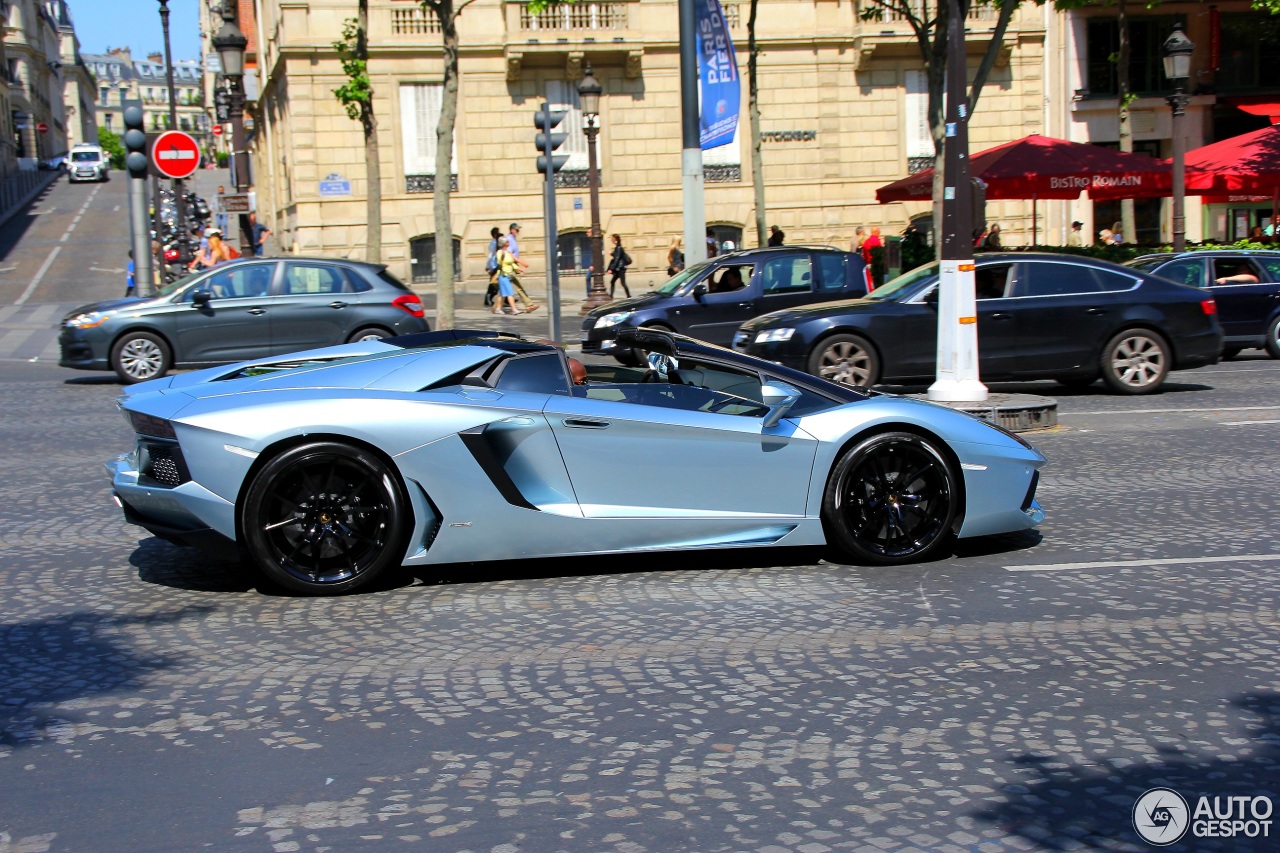 Lamborghini Aventador LP700-4 Roadster